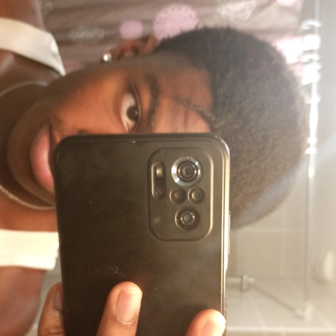 Profil de Semi, 20 ans, Trav à Clyde