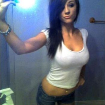 Profil de Hnia, 28 ans, Trav à La Reine