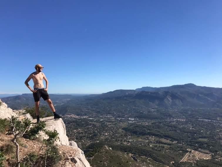 Profil de Housseine, 25 ans, Trav à Acme