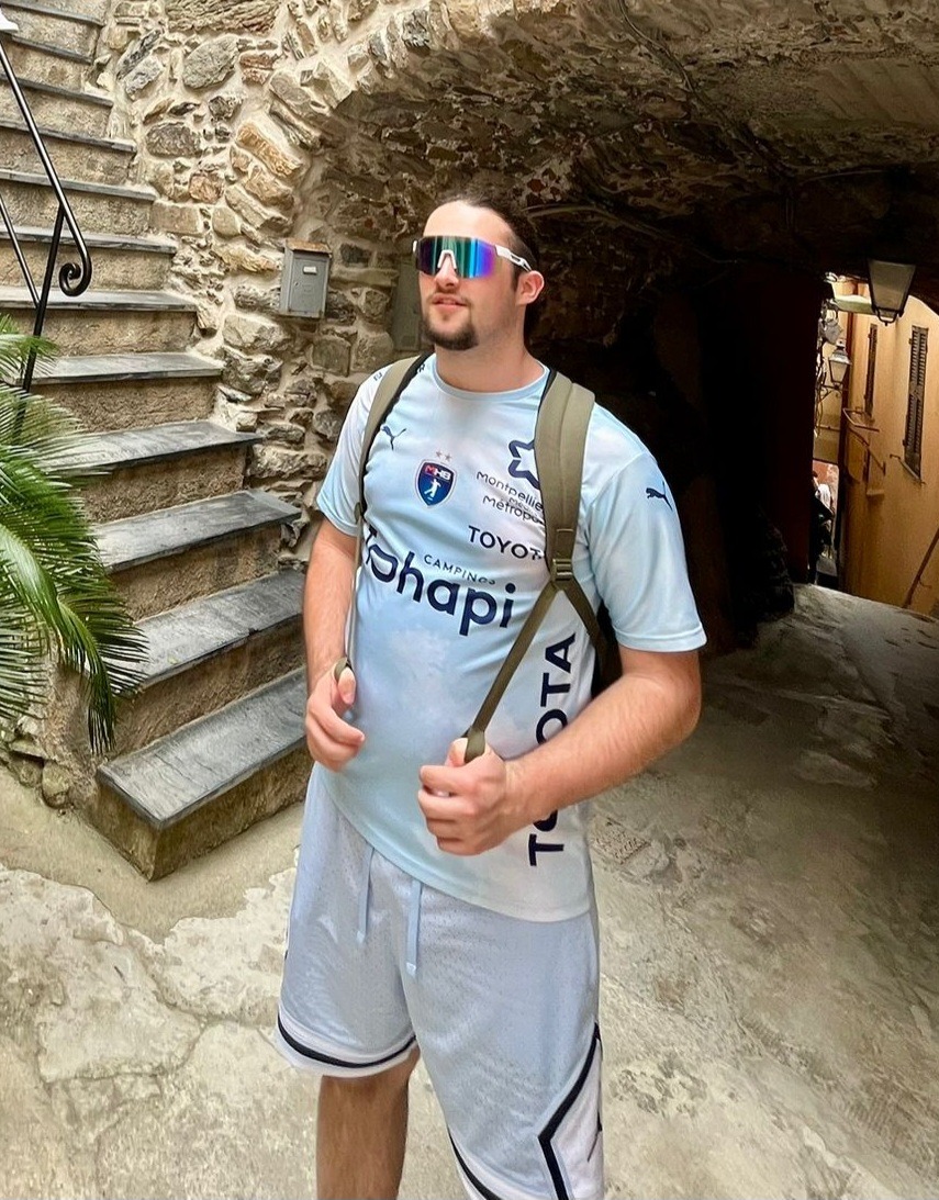 Profil de Anouar, 22 ans, Trav à Warner